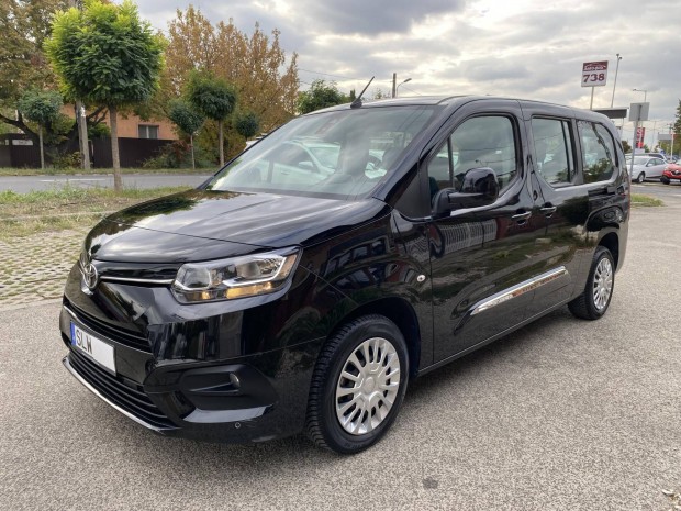 Toyota Proace City Verso 1.2T Shuttle L2H1 [7 s...